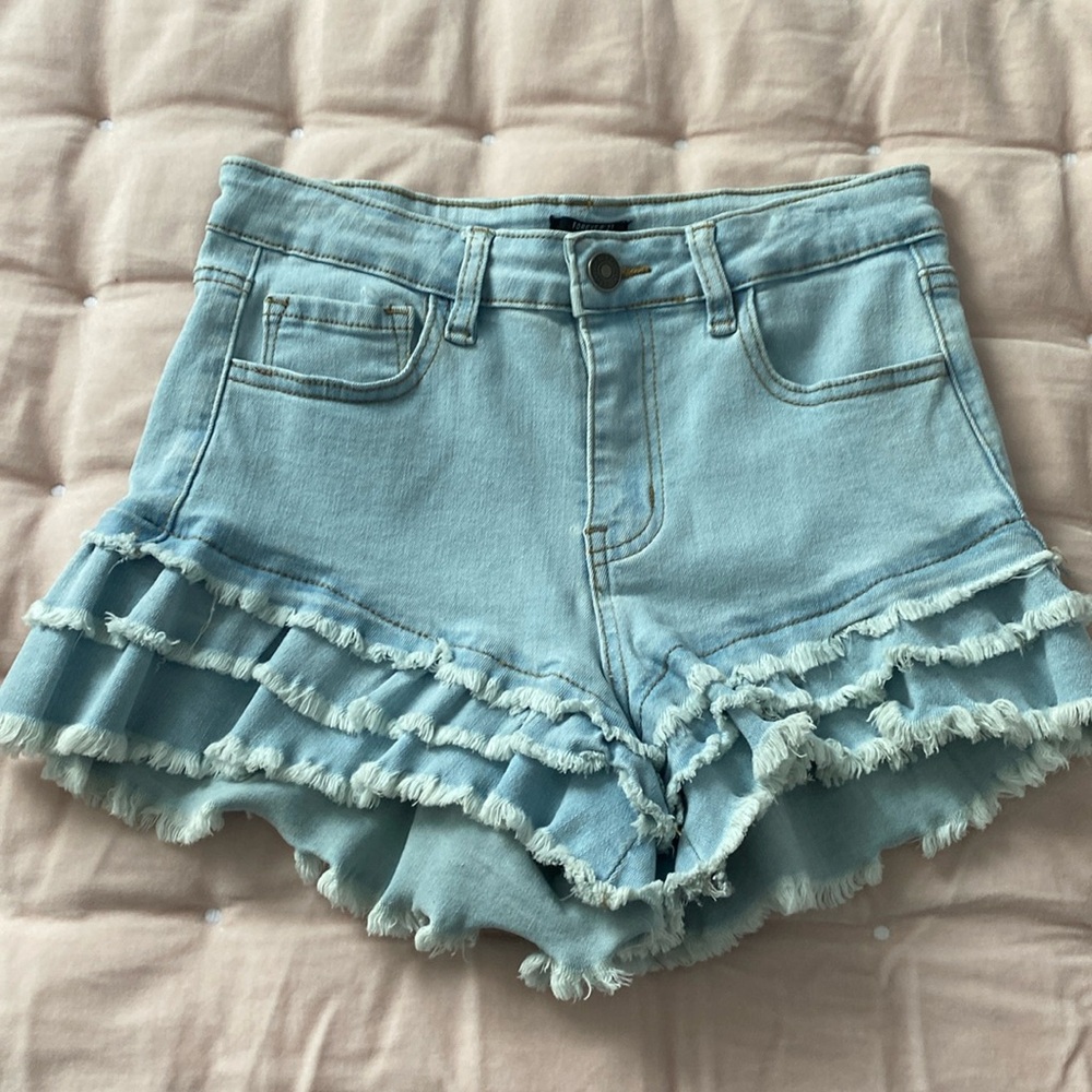 Girls ruffle shorts